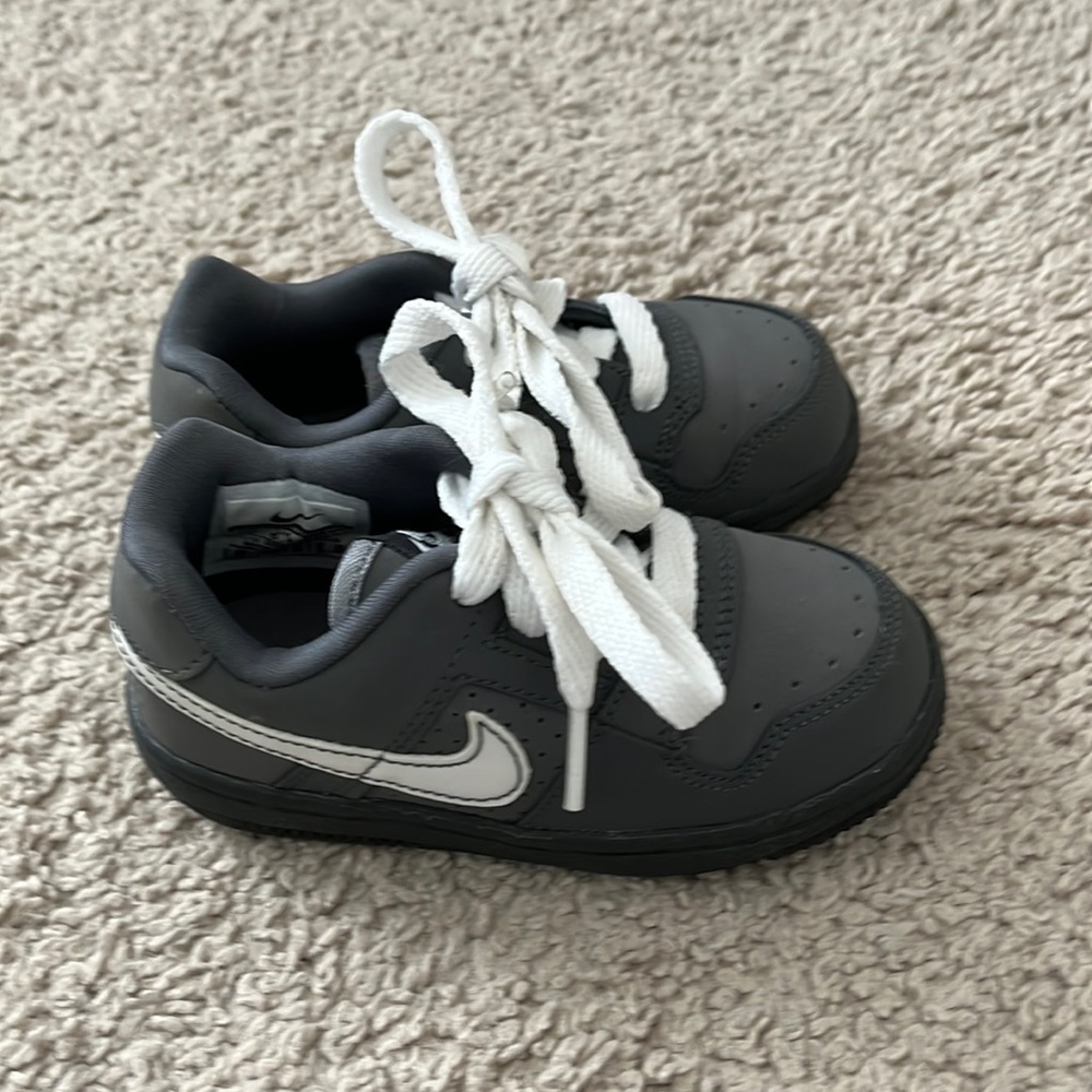 Toddler Nikes size 7C
